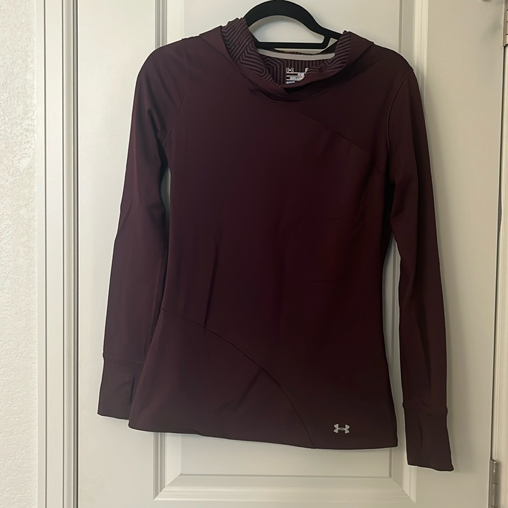 Under Armour hooded pullover fitted long sleeve top